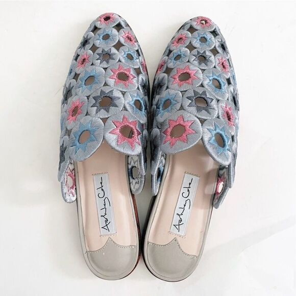 Ashley Cole Mia Embroidered Star Slip On Mules Silver Blue Pink NWOT Size 7B - Picture 3 of 5
